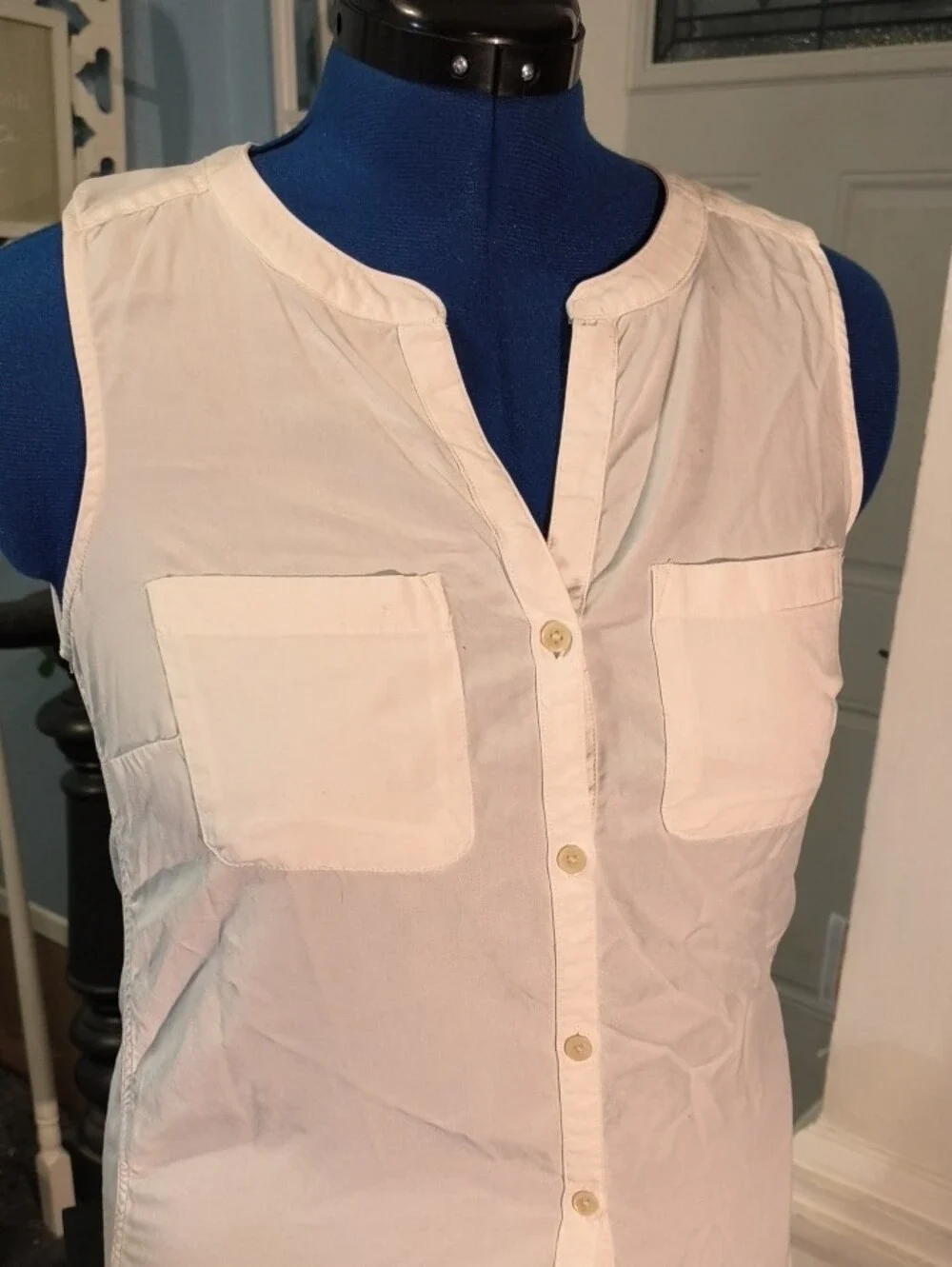 Eddie Bauer Sleeveless Button-Front Pocket Blouse - White - Picture 3 of 10